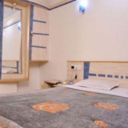 Hotel Everstar Rajkot Luaran gambar