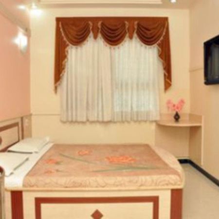 Hotel Everstar Rajkot Luaran gambar